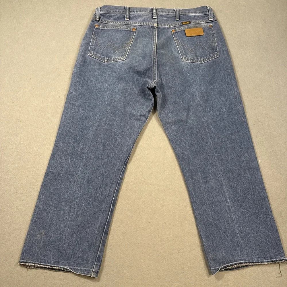 Wrangler 13MWZ Jeans Mens 36x25 Faded Blue Whiskered Faded Cowboy Western